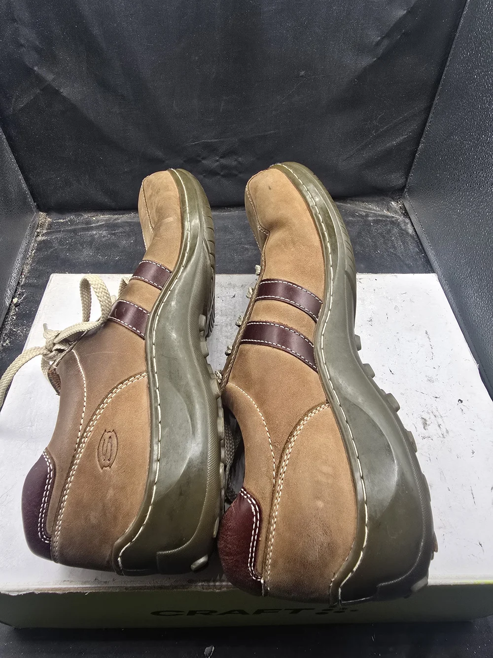 Skechers tan leather